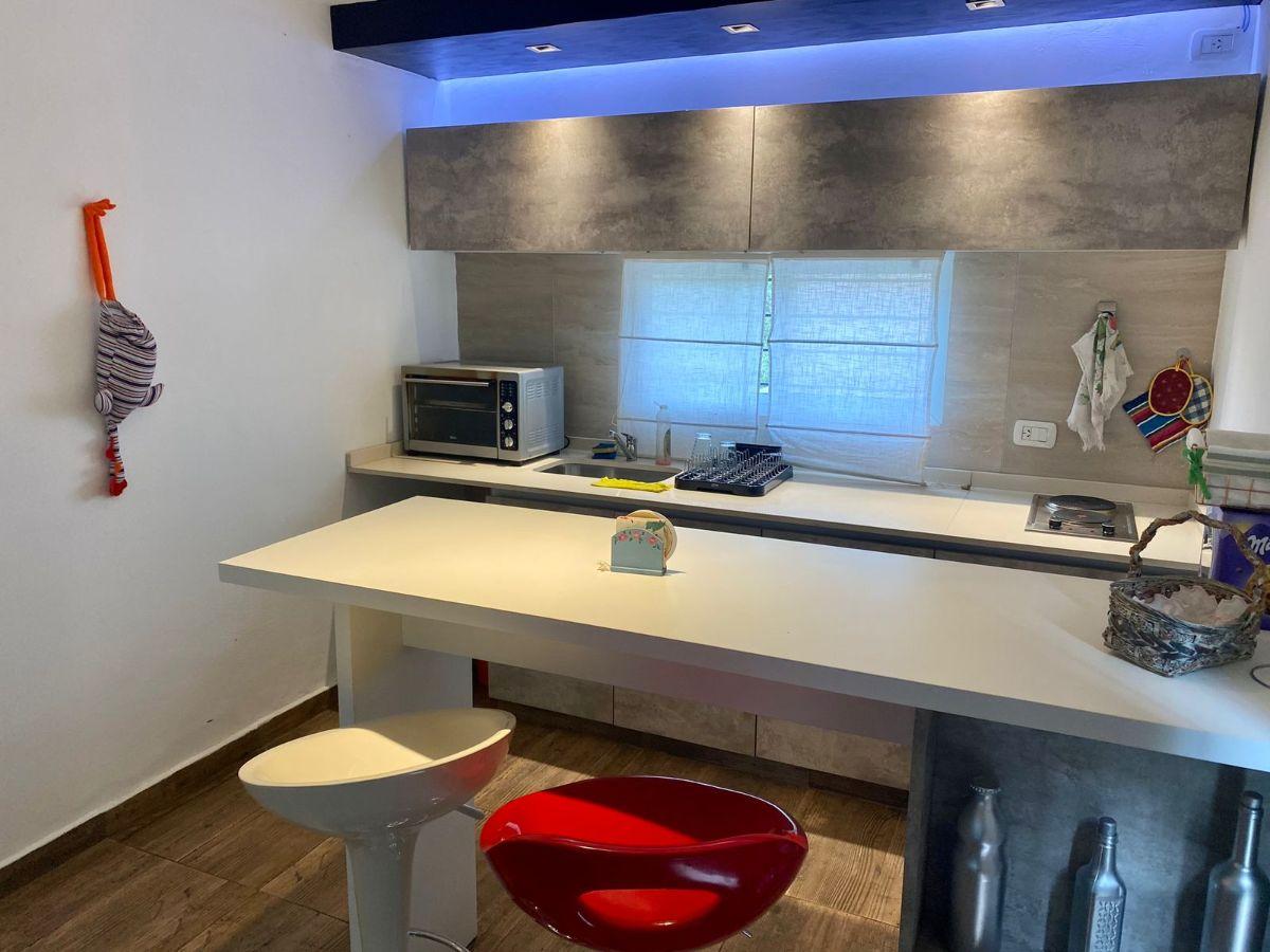 Foto de Casa con 1210 m² de terreno y 2 dormitorios en venta en Colonia Benítez, imagen 5