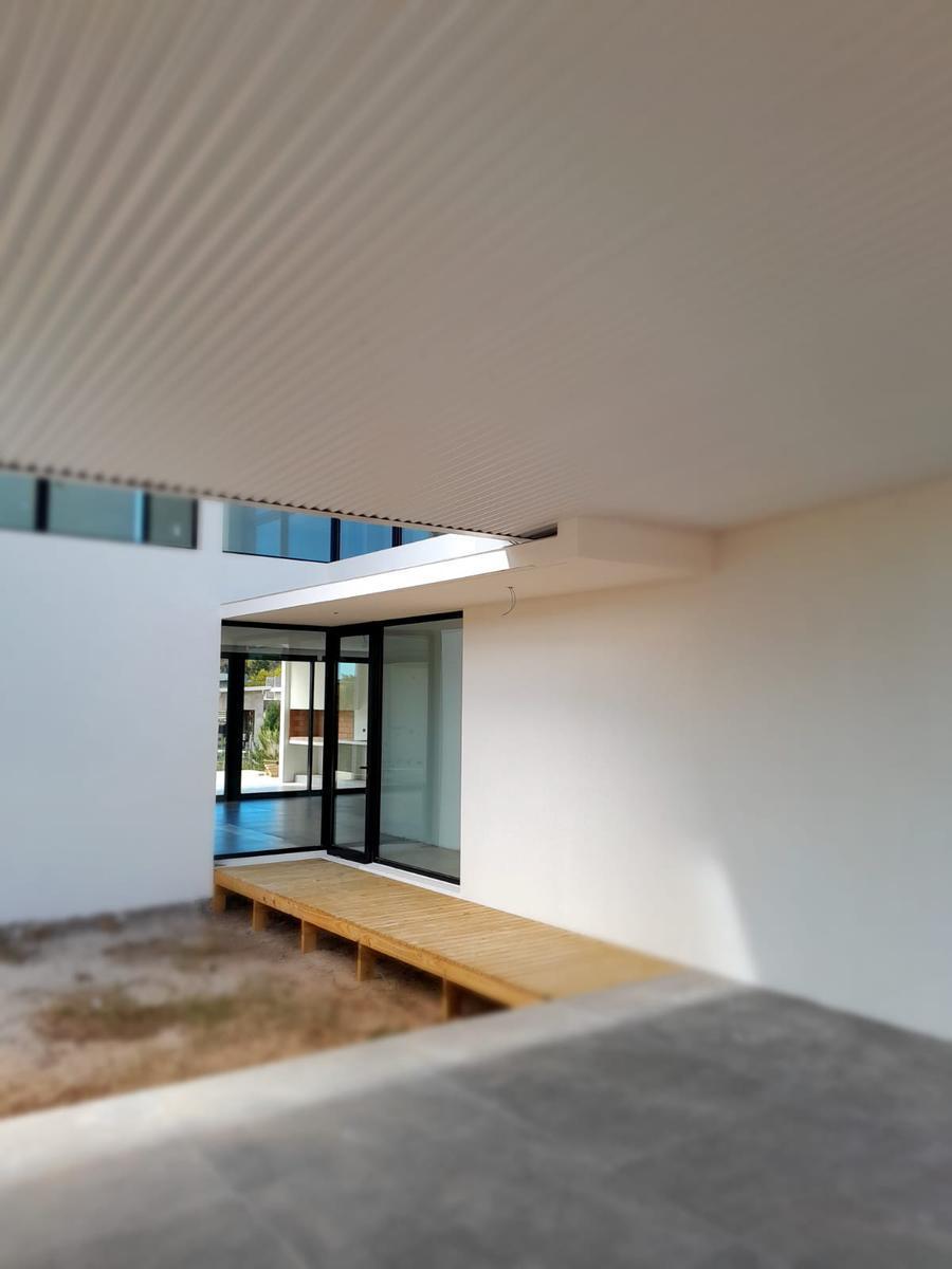 Casa en Venta a Estrenar 4 Dorm. Costa Esmeralda Lote Interno Senderos IV 1