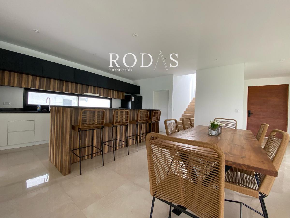 Foto de Casa en venta 3 dormitorios lote inerno con pileta Puertos Barrio, imagen 5