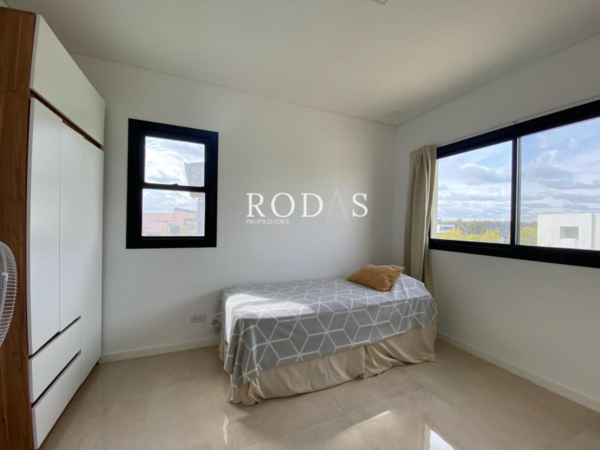 Foto de Casa en venta 3 dormitorios lote inerno con pileta Puertos Barrio, imagen 2