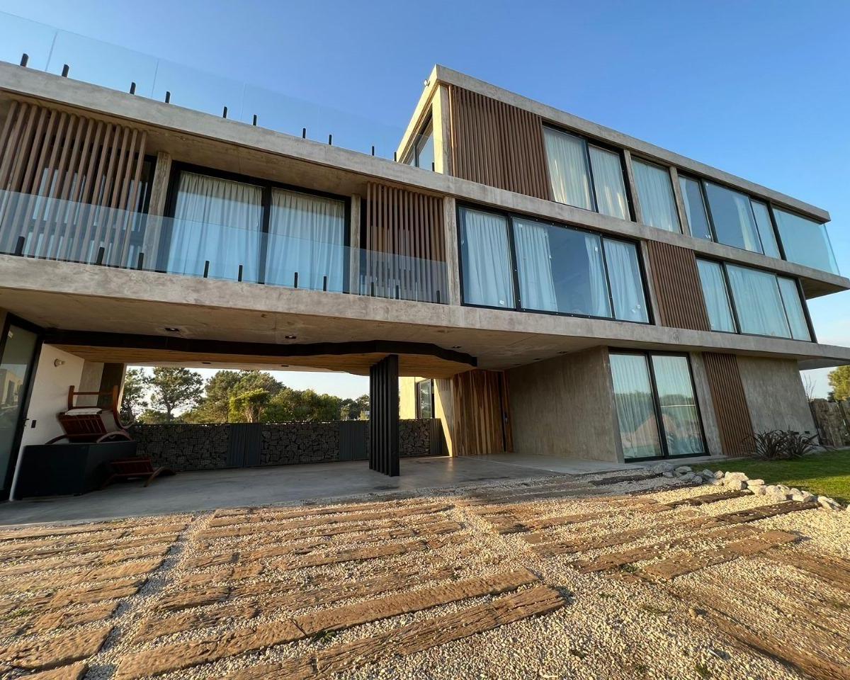 Casa en Venta Pileta 8 Dorm. Costa Esmeralda Marítimo I 1