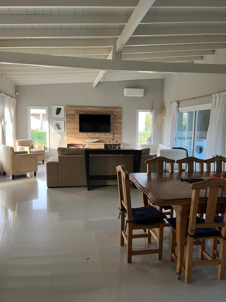Casa en Venta 1 Planta con Pileta Costa Esmeralda Residencia 1 0442 4
