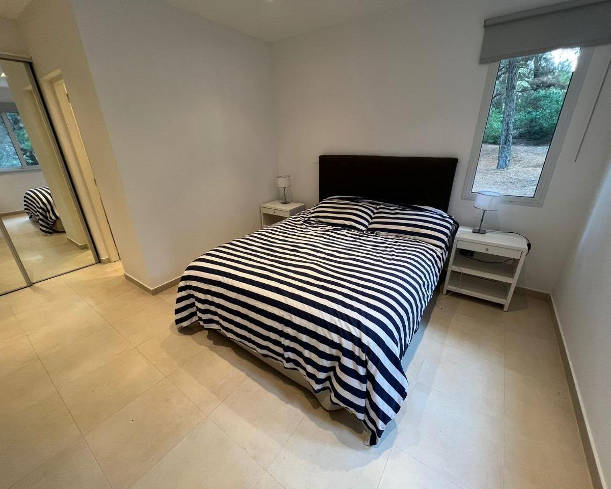Casa en Venta 4 Dorm. Lote Interno Costa Esmeralda 4