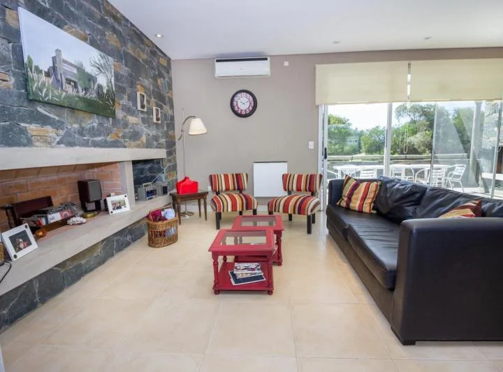 Casa en venta  vista al golf    4 dormitorios   Costa Esmeralda Barrio GOLF 4
