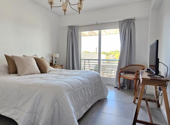 Departamento en alquiler  Temporario   2 amb  PB con  jardin propio Costa Esmeralda  9621 5