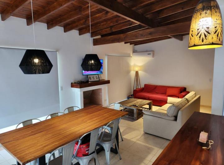 Casa en venta /alquiler temporada Enero/ Febrero 2026 1 planta Costa Esmeralda Barrio Ecuestre 2