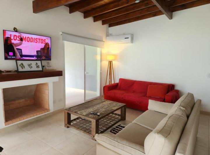 Casa en venta /alquiler temporada Enero/ Febrero 2026 1 planta Costa Esmeralda Barrio Ecuestre 3