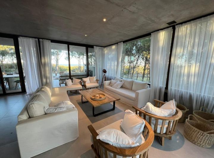 CASA  EN VENTA  6 DORMITORIOS COSTA ESMERALDA MARÍTIMO II 5
