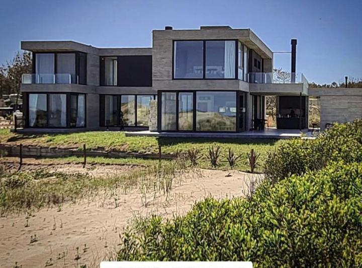 Casa en  Alquiler temporada Enero/ Febrero 2026 Costa Esmeralda Maritimo  3  con vista al mar 1