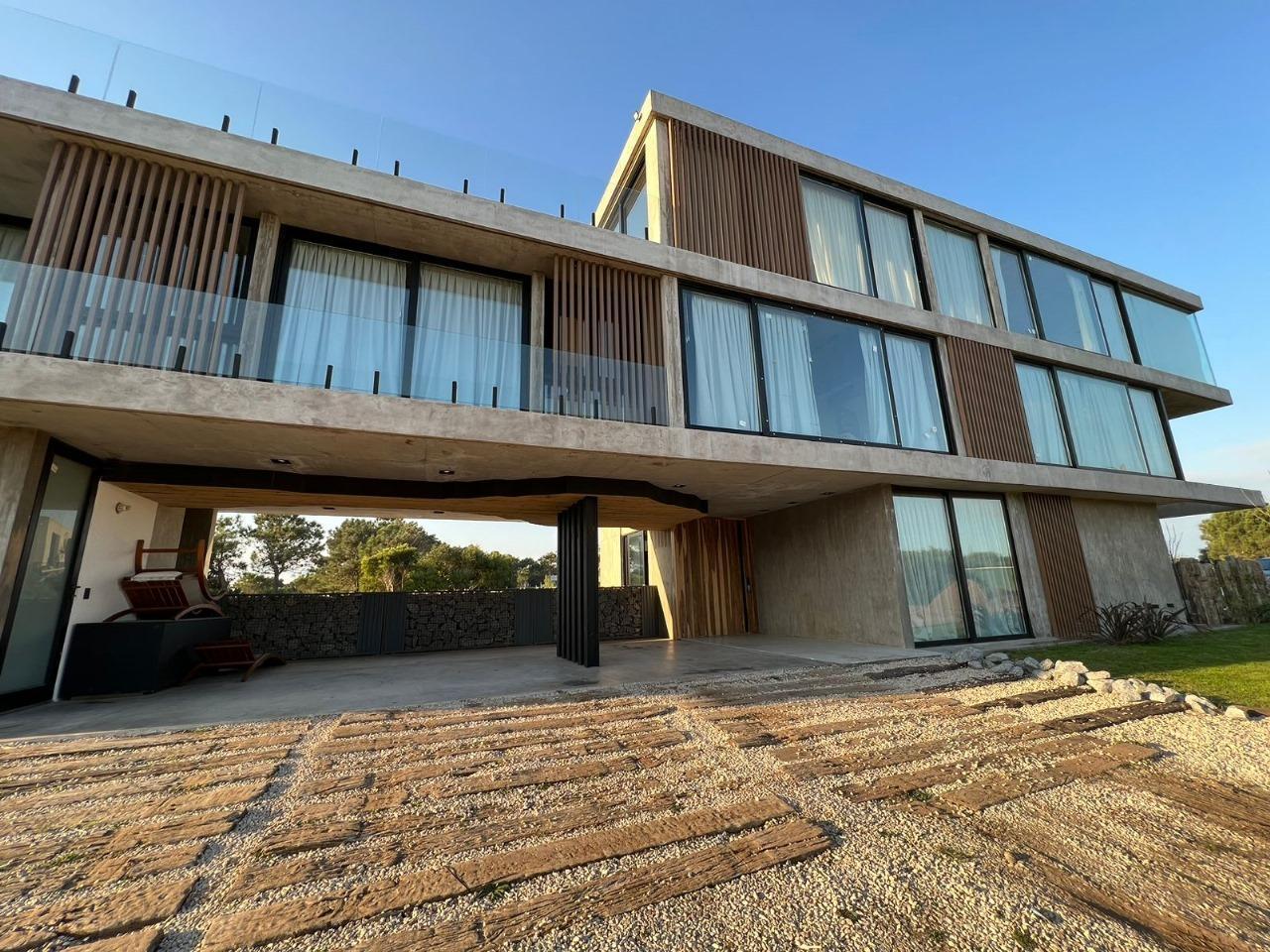CASA  Venta  Alquiler Febrero 2026  pileta  8 dormitorios COSTA ESMERALDA MARÍTIMO I