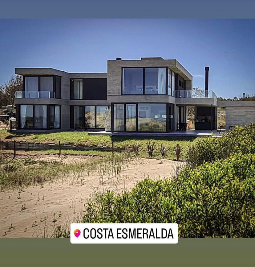 Casa en  Alquiler temporada Enero/ Febrero 2026 Costa Esmeralda Maritimo  3  con vista al mar