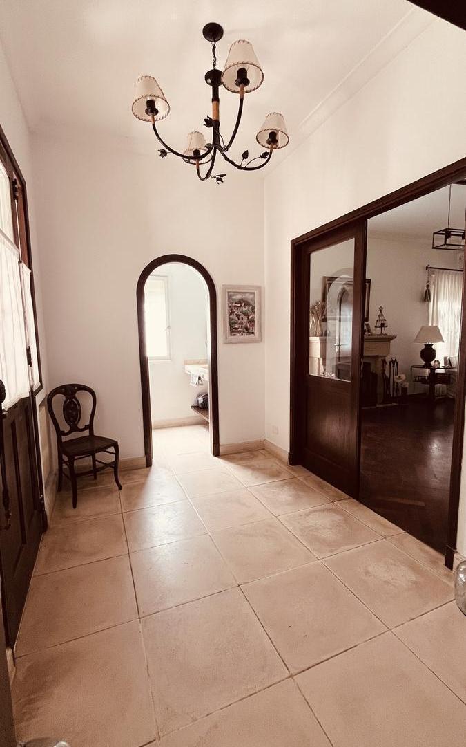 Foto de Casa en Venta de 5 Dormitorios con Jardín y Pileta | San Isidro | Av, imagen 4