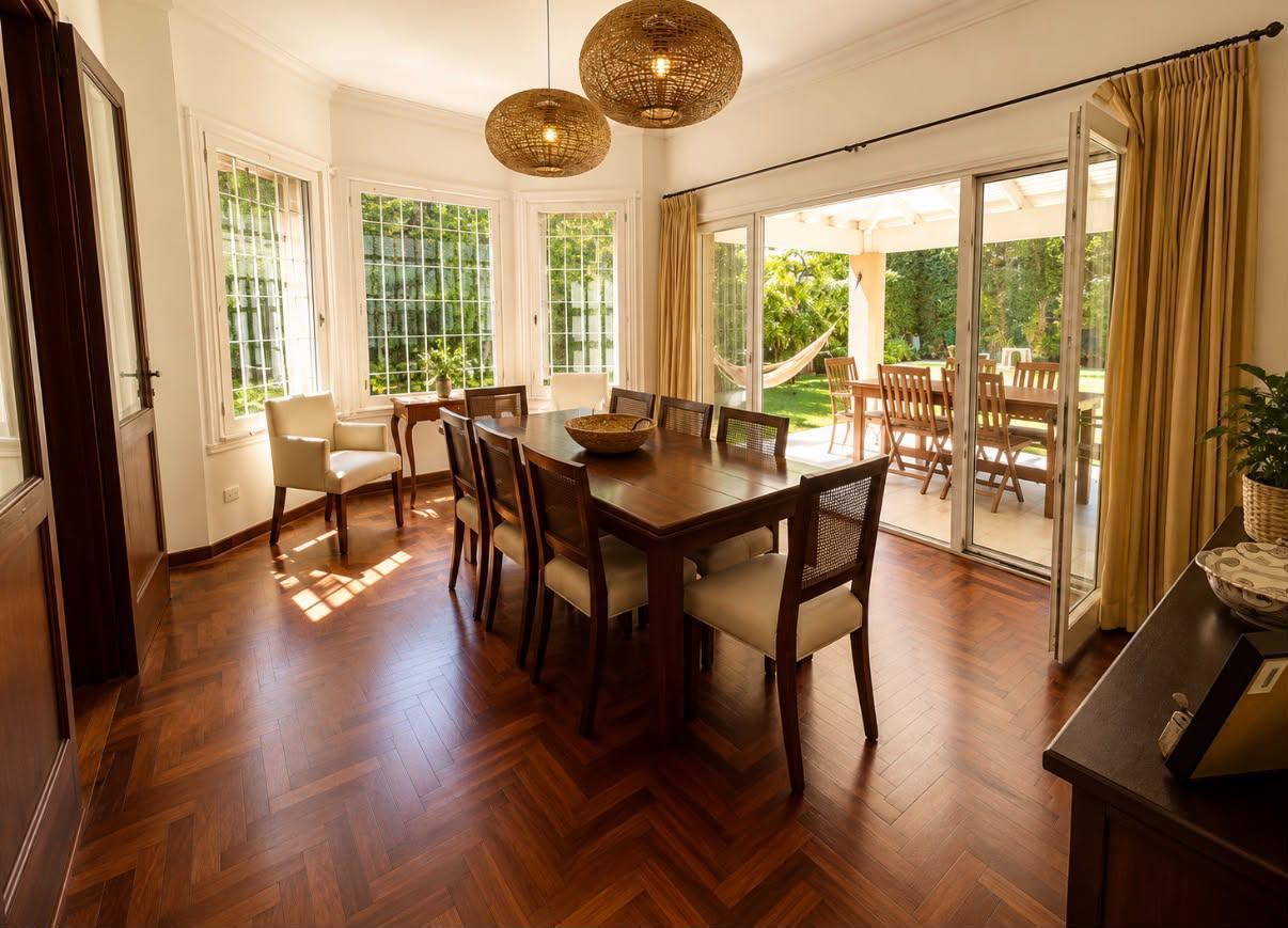 Foto de Casa en Venta de 5 Dormitorios con Jardín y Pileta | San Isidro | Av, imagen 2