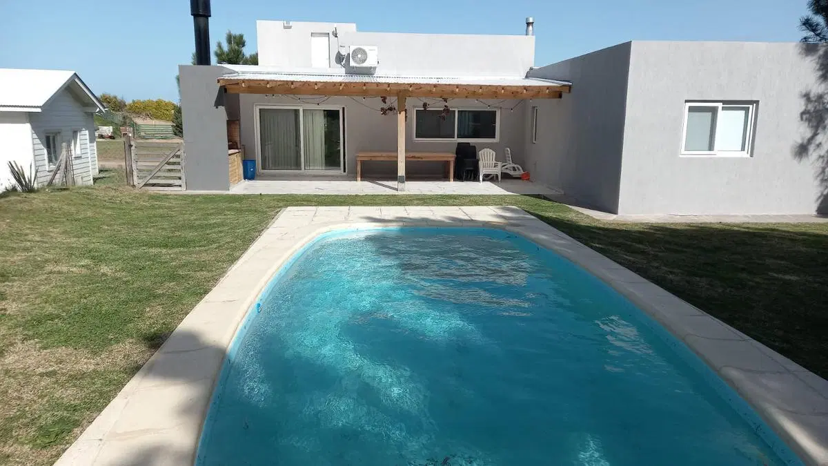 Casa en alquiler Temporada Verano 2027 4 dormitorios Pileta Costa Esmeralda Deportiva 1 3