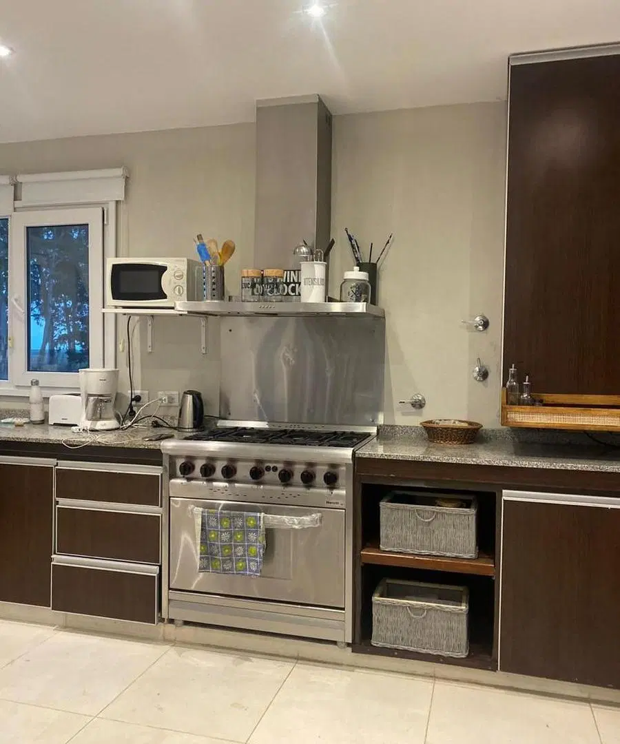 Alquiler Temporada 2027 Costa Esmeralda Casa 4 Dormitorios con Pileta y Gran Parque Diciembre Enero 1