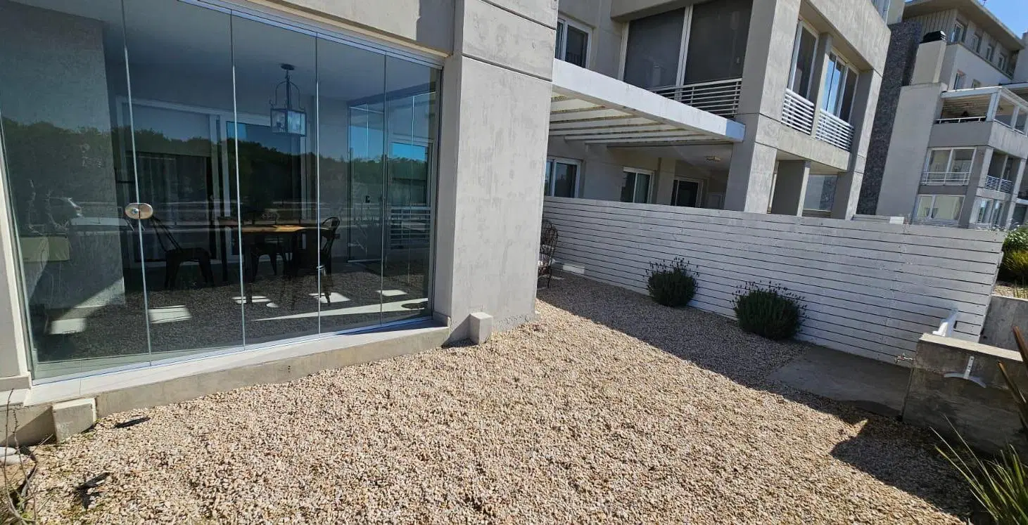 Departamento en alquiler Temporada Enero Febrero 2027 1Dormitorio PB con Jardin Costa Esmeralda 5