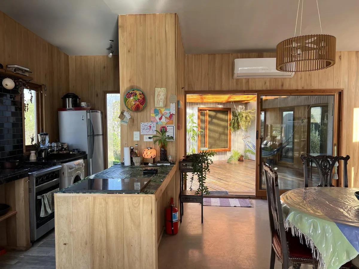 Foto de Casa en venta 3 dormitorios 1 planta casa de diseño zona la Pista, imagen 3