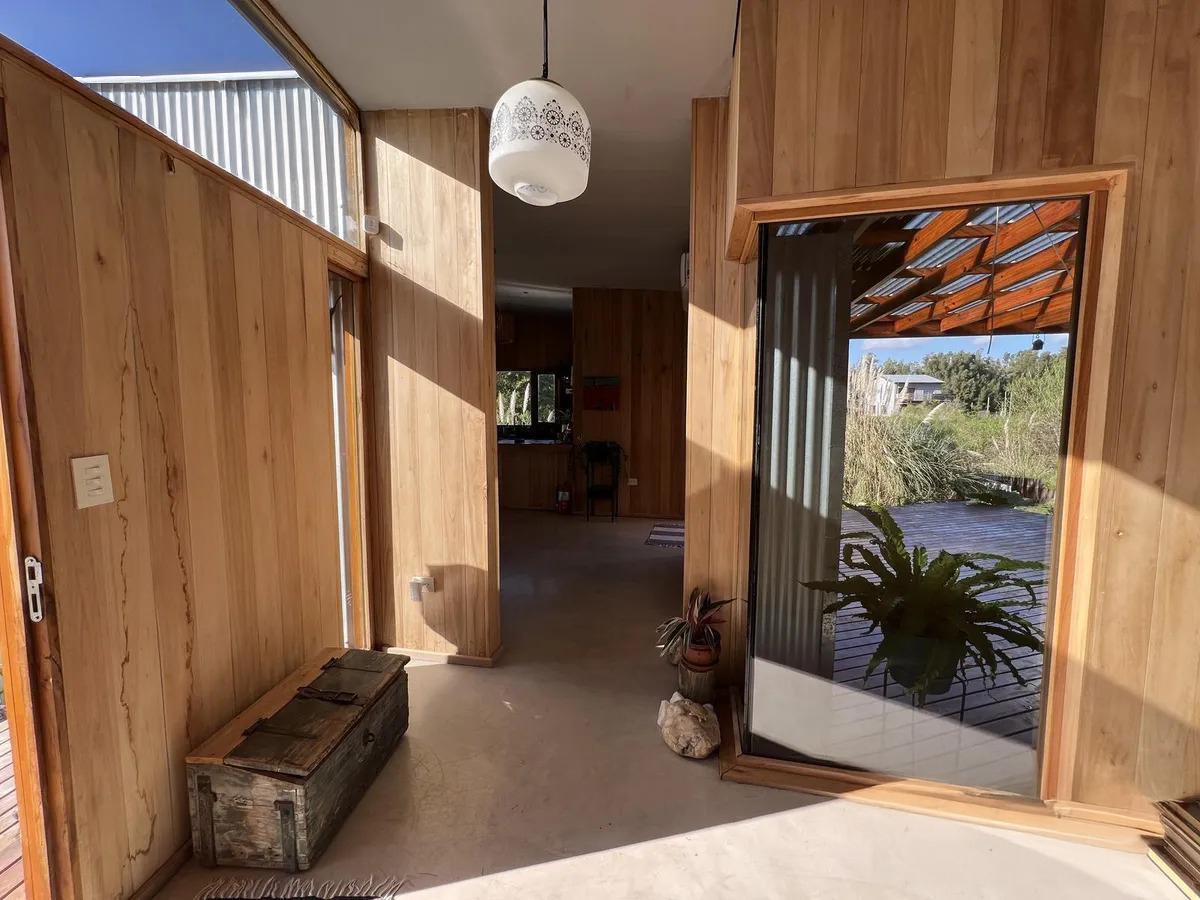 Foto de Casa en venta 3 dormitorios 1 planta casa de diseño zona la Pista, imagen 1