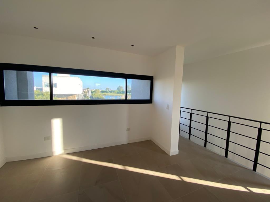 Foto de Casa en Venta y Alquiler 3 Dormitorios El Cantón Norte a la laguna con, imagen 4
