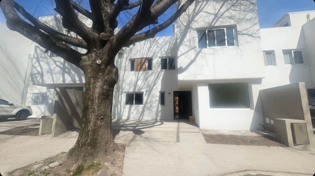 Foto de CASA EN VENTA EN ROMA al 1300 COMPLEJO CERRADO LOMAS DE SAN ISIDRO, imagen 1