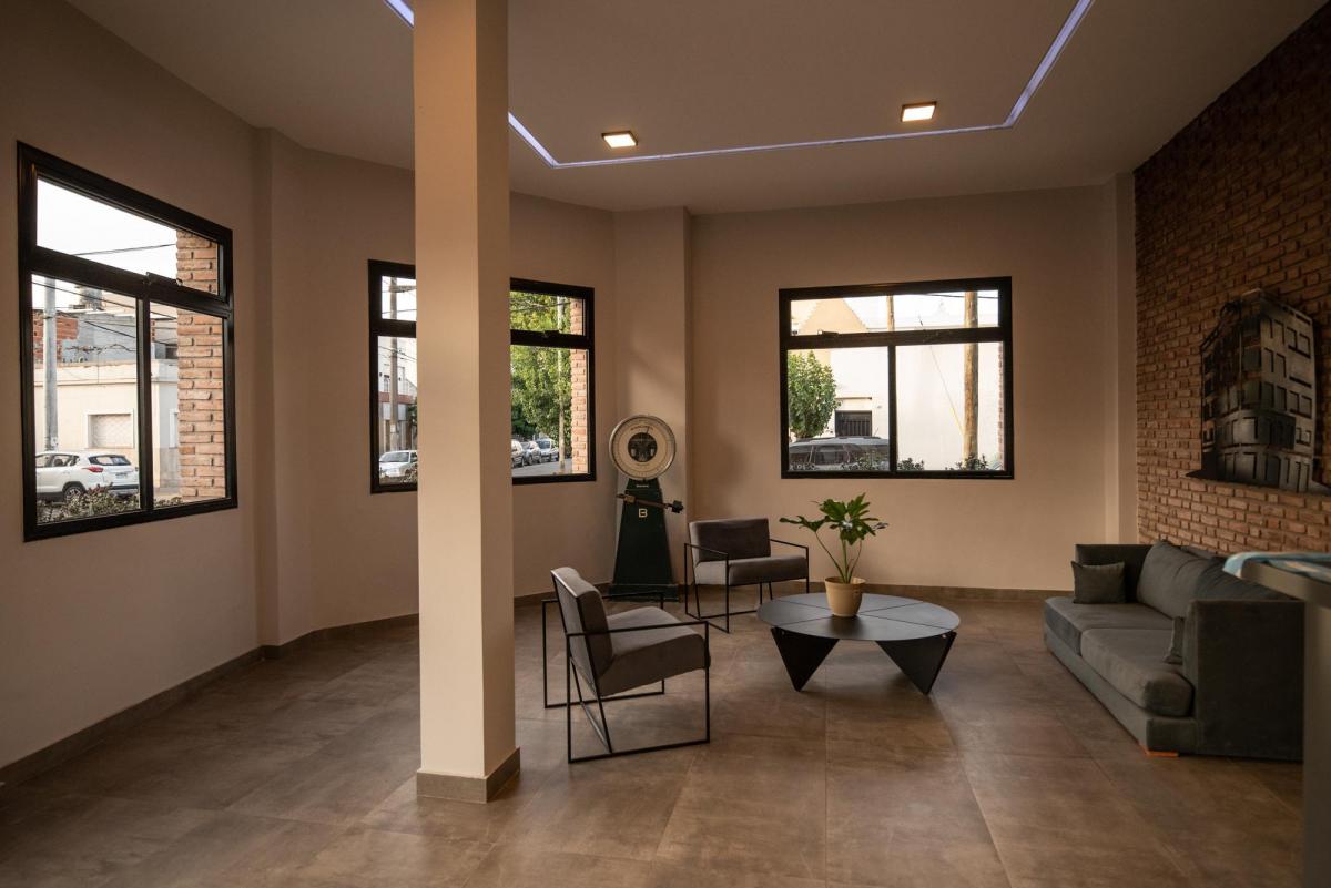 Dueño Directo Vende Amplio Monoambiente en Edificio de Categoría 3