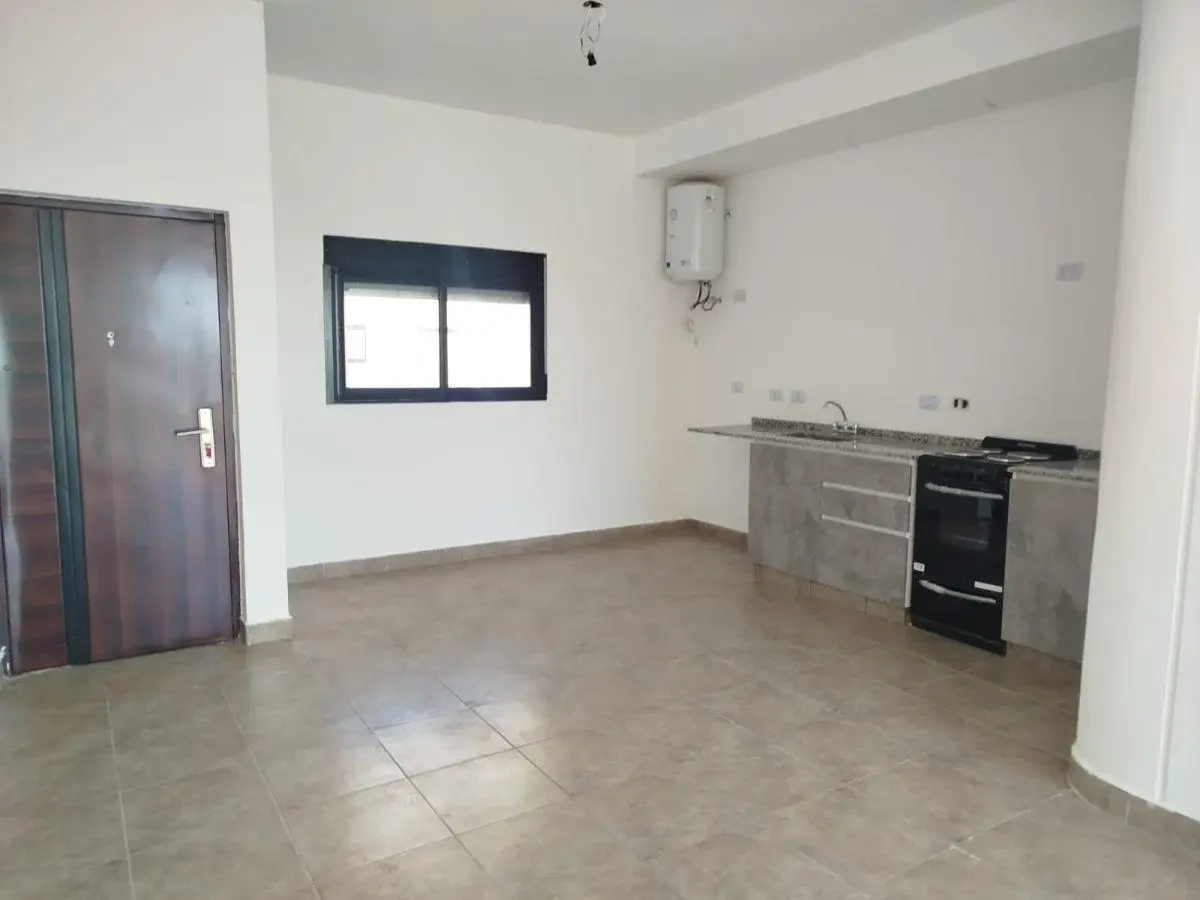 DUEÑO DIRECTO ALQUILA AMPLIO MONOAMBIENTE DIVISIBLE EN EDIFICIO DE CATEGORÍA 2