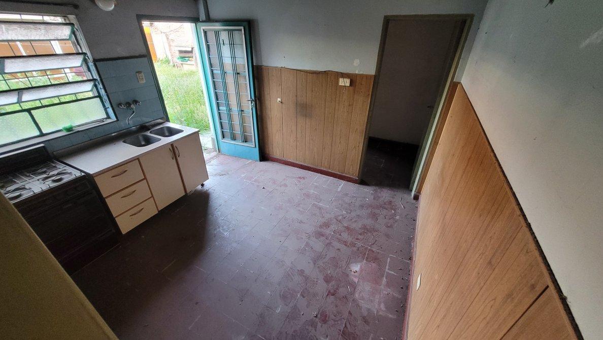 Foto de NUEVO PRECIO!! APTA CREDITO! CASA CON FONDO!, imagen 4