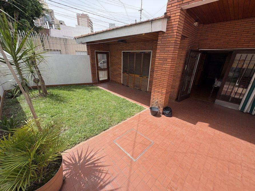 CASA EN ESQUINA!!!