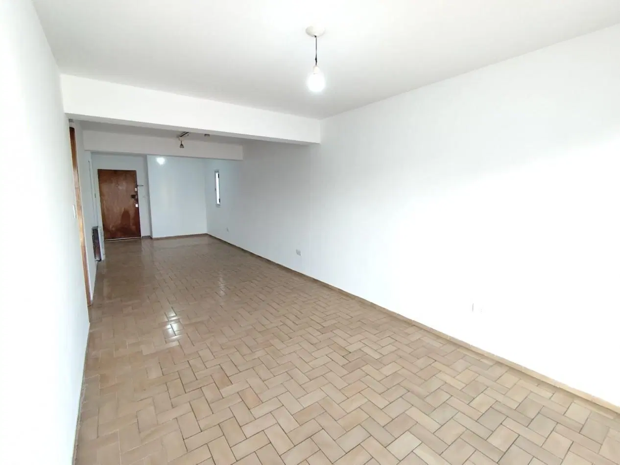 Tres Dormitorios, Cochera Alberdi 4