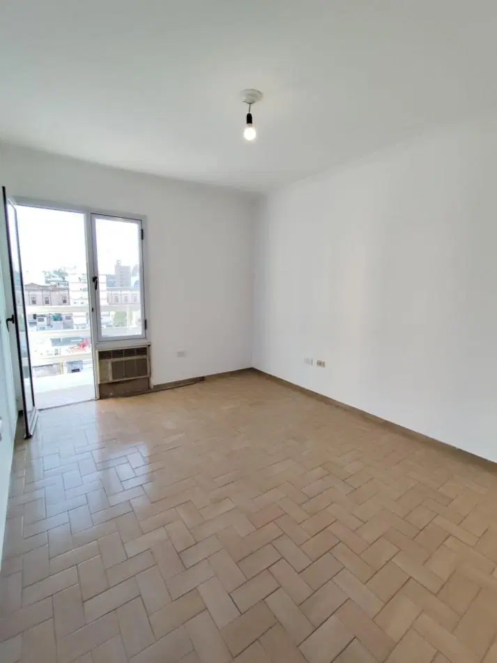 Tres Dormitorios, Cochera Alberdi 4