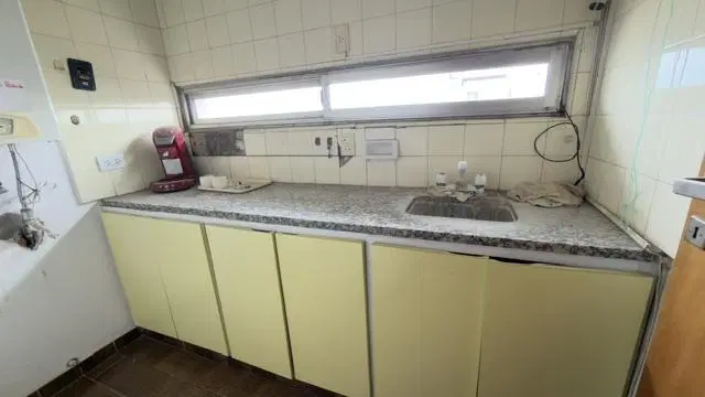 Oficina comercial de 5 amb, seguridad 4