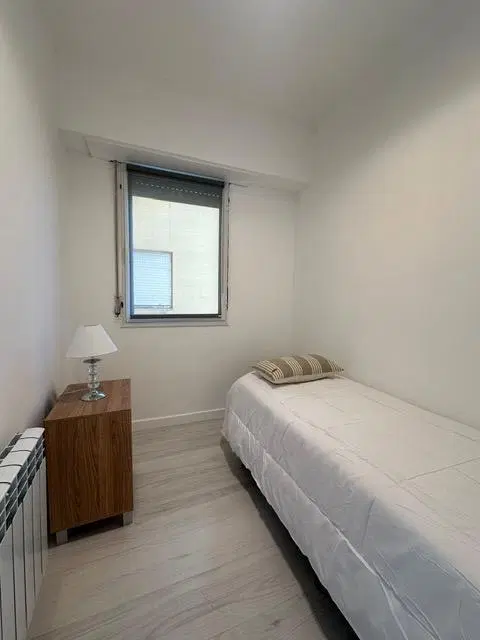 4 ambientes c/ dependencia, vista lateral al mar 3