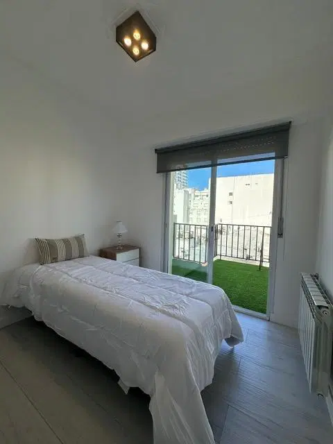 4 ambientes c/ dependencia, vista lateral al mar 2