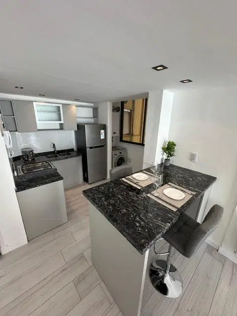 4 ambientes c/ dependencia, vista lateral al mar 5