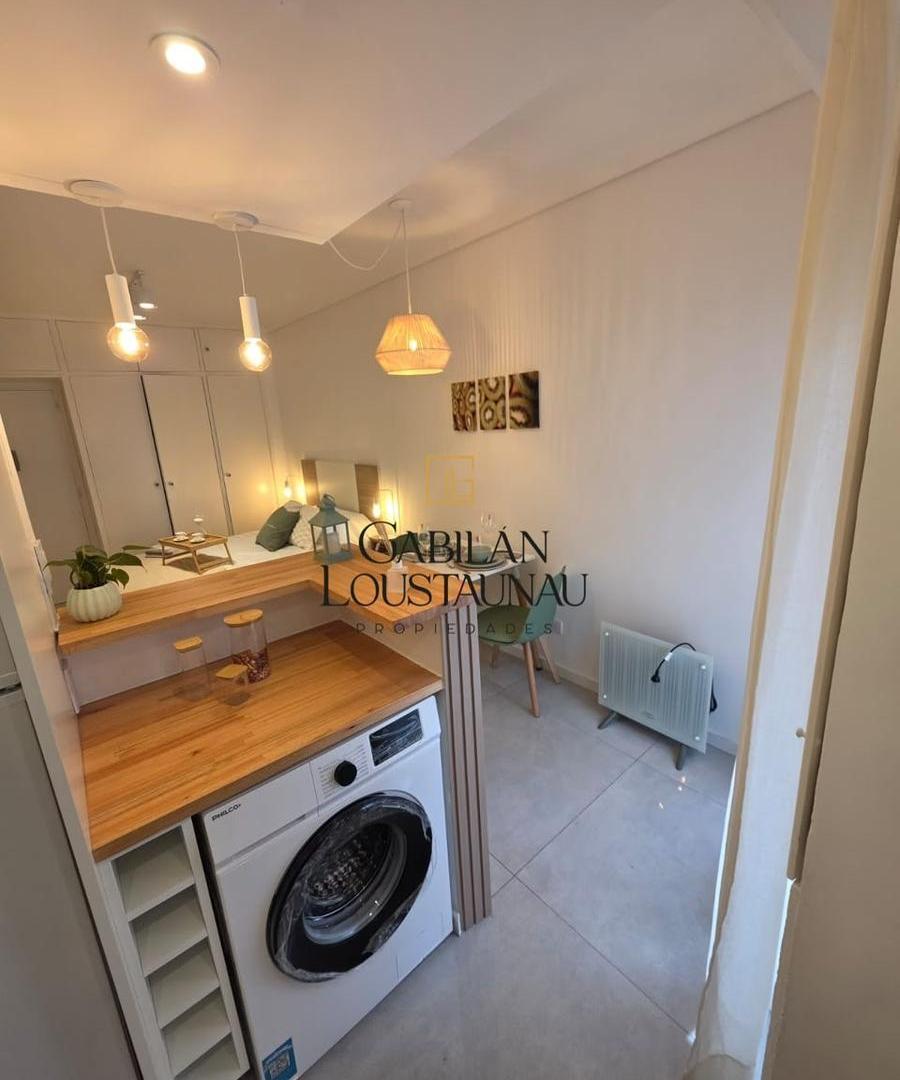 Foto de Monoambiente reciclado con balcón y amoblado, imagen 1