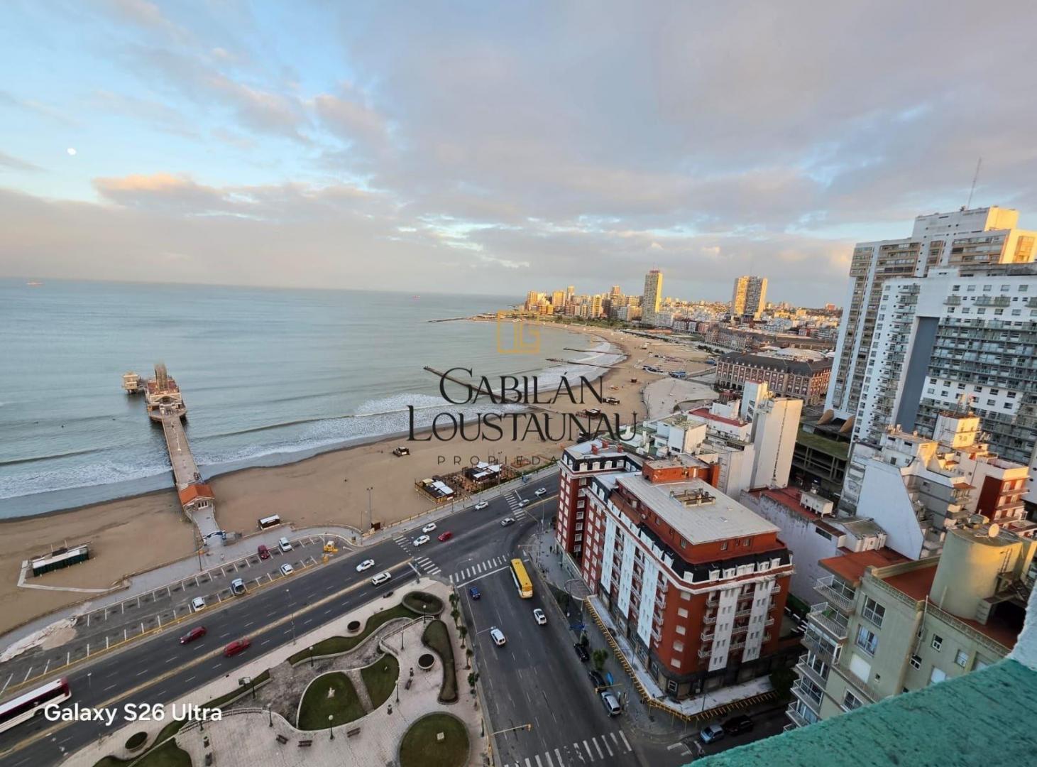 Foto de Departamento 3 ambientes con cochera y vista panorámica al mar, imagen 1