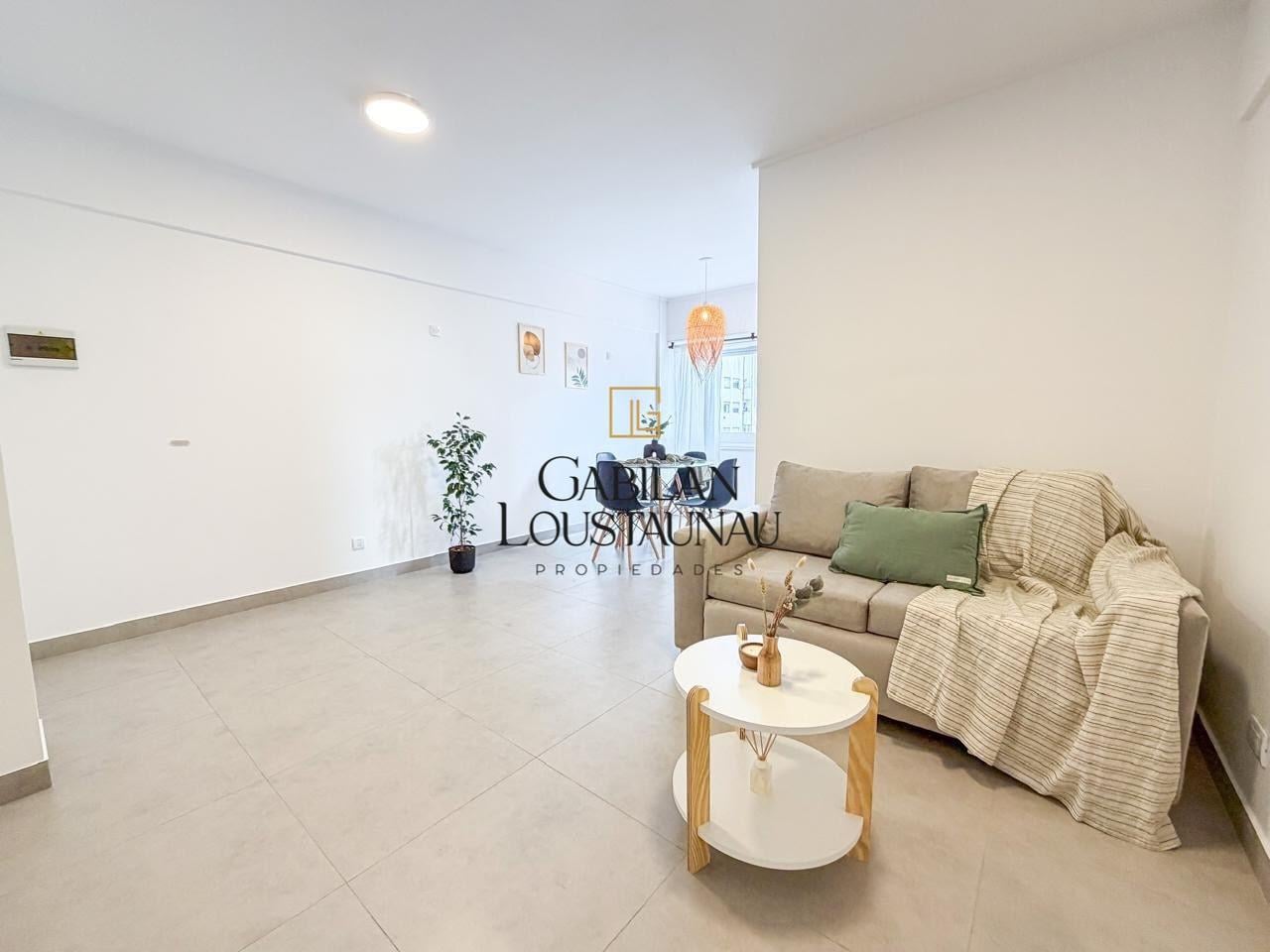 Foto de Departamento 2 ambientes a la calle con toilette y muebles a estrenar, imagen 1