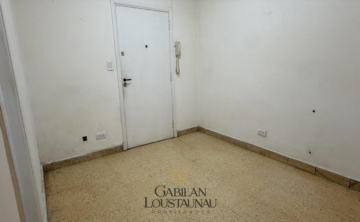 Foto de 1 ambienta , lateral con balcón, buen estado, imagen 1