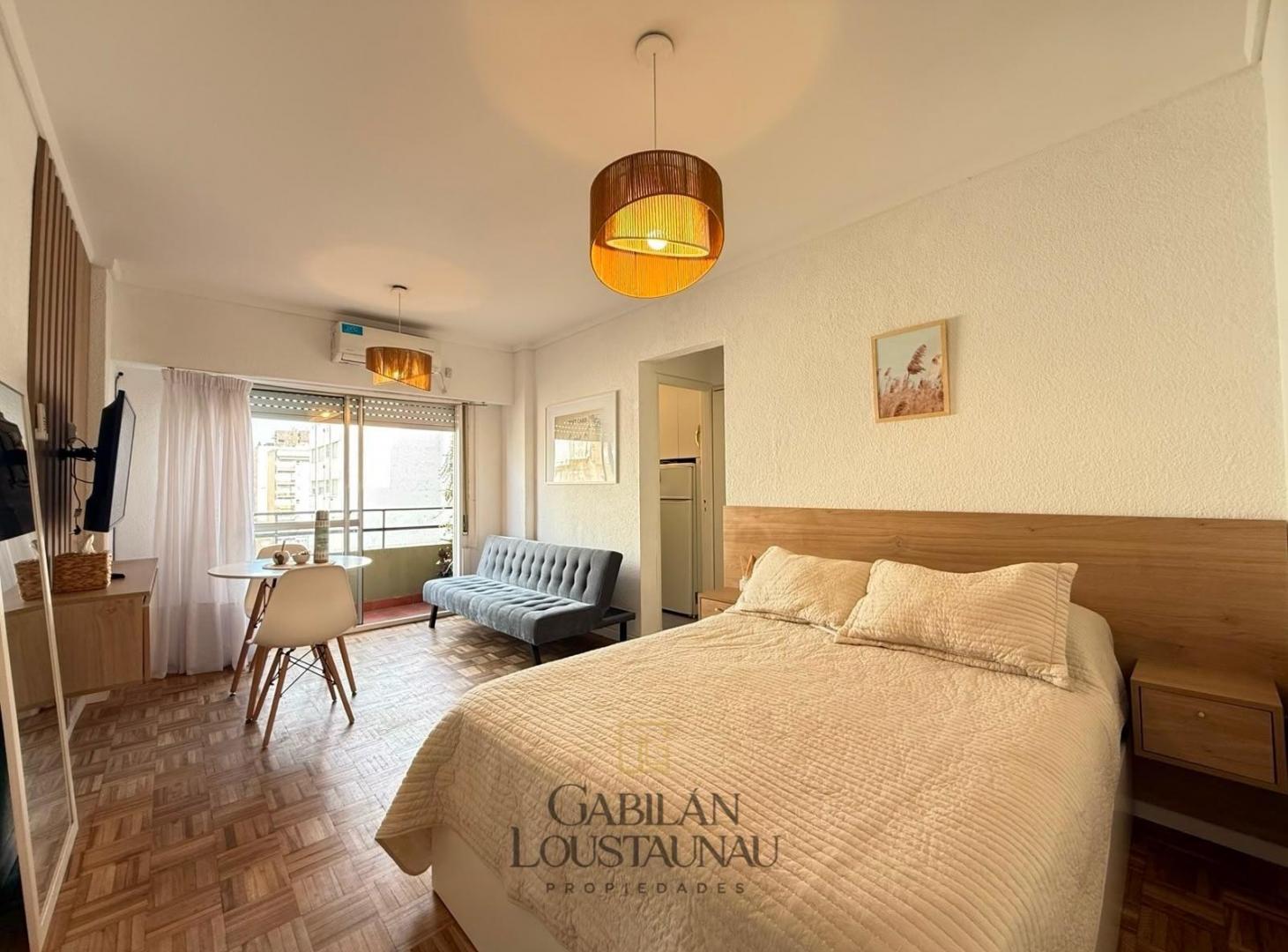 Foto de Monoambiente amoblado con balcón y vista abierta – Zona Güemes, imagen 1