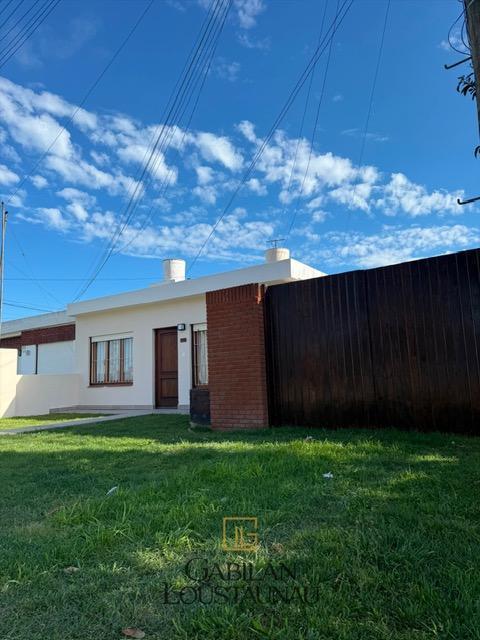 Foto de Casa de 3 ambiente, lote propio, garage, imagen 4