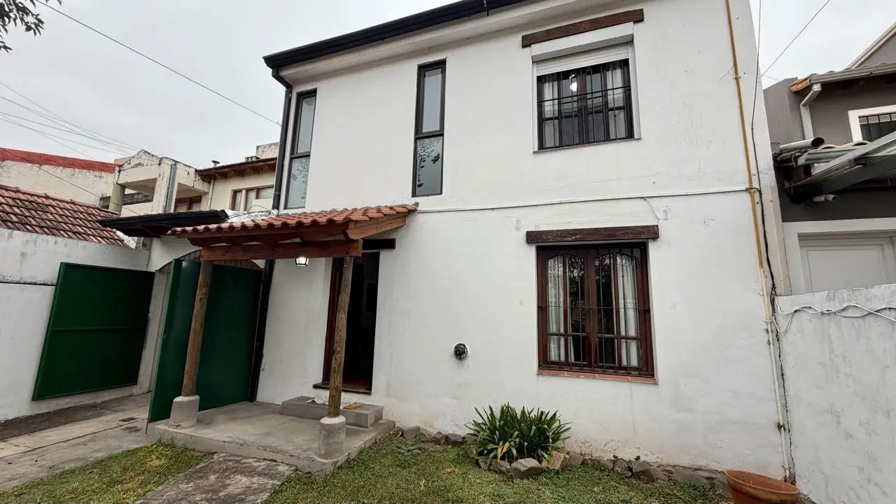 Casa en venta en Grand Bourg – 3 dormitorios con pileta y quincho 5