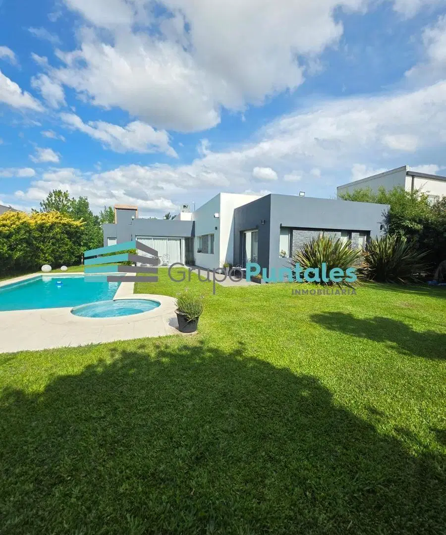 Casa en venta en La Horqueta de Echeverría Canning APTA CREDITO 3 dormitorios 4