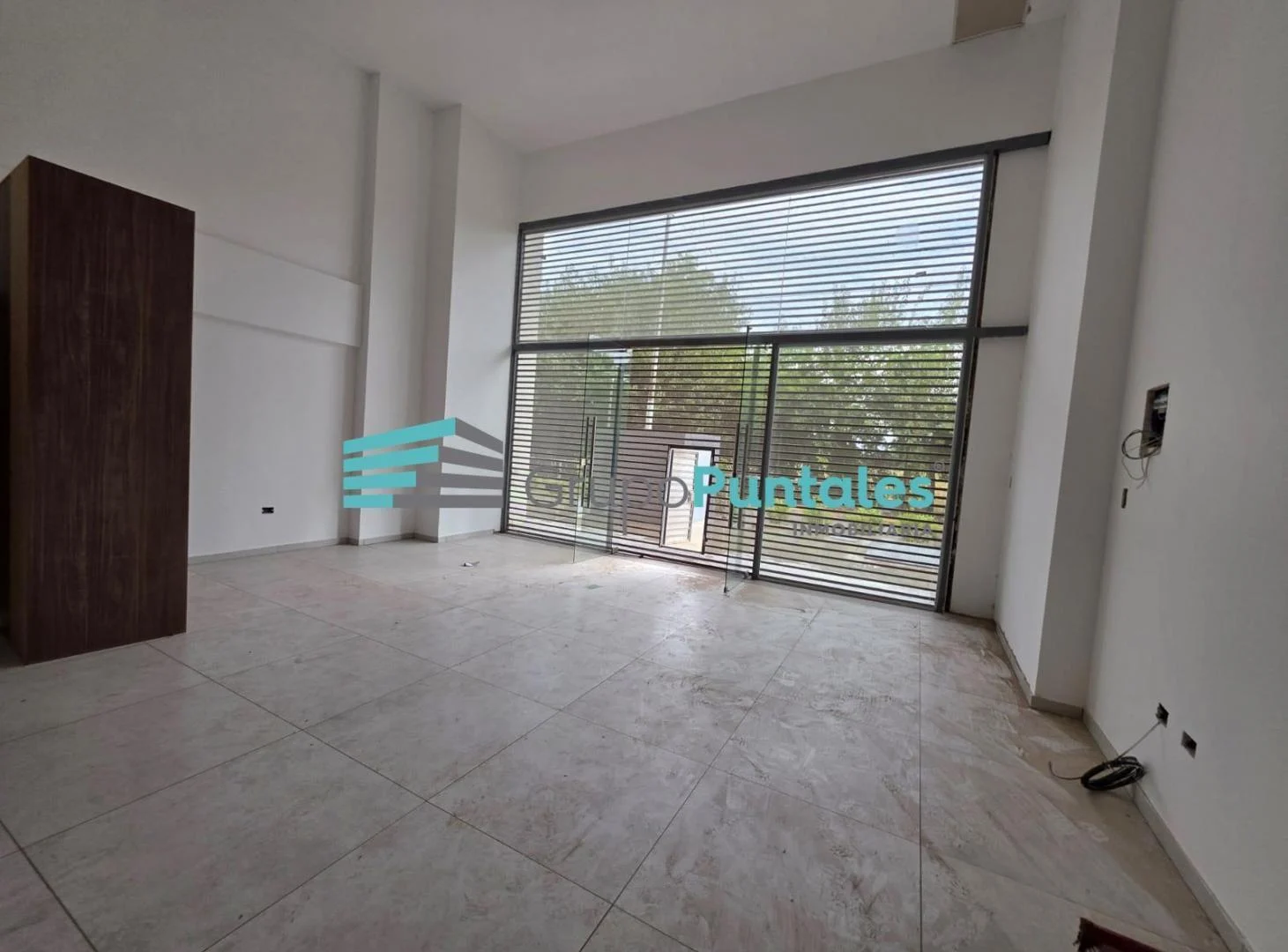 Foto de Local a estrenar de 113 m2 en Canning Center, sobre calle Lacarra, imagen 3