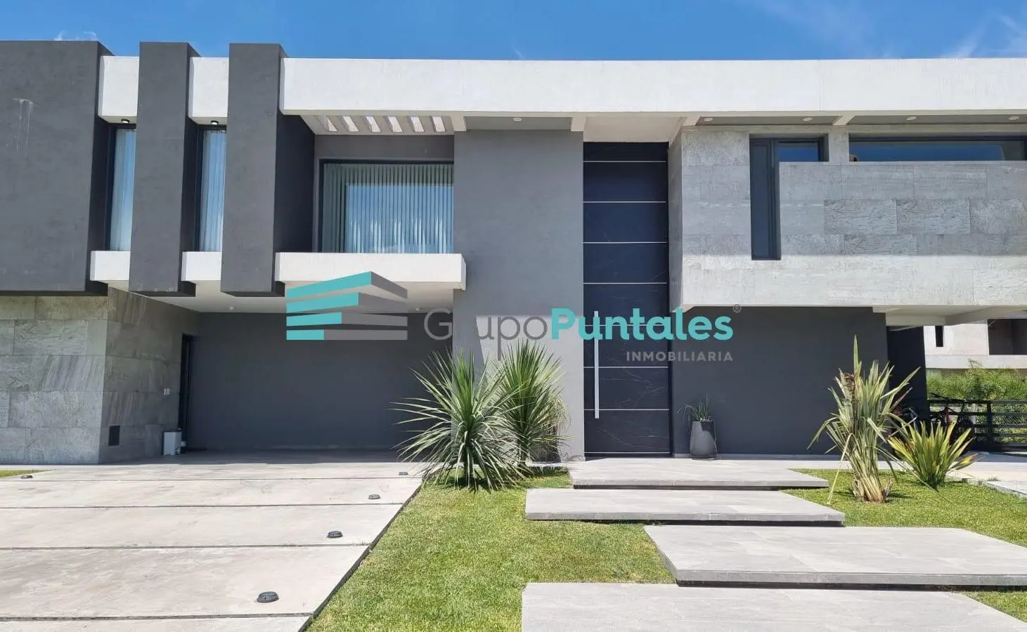Hermosa Casa en venta en El Principado con 4 dormitorios y piscina NUEVO VALOR! Amoblada! 2
