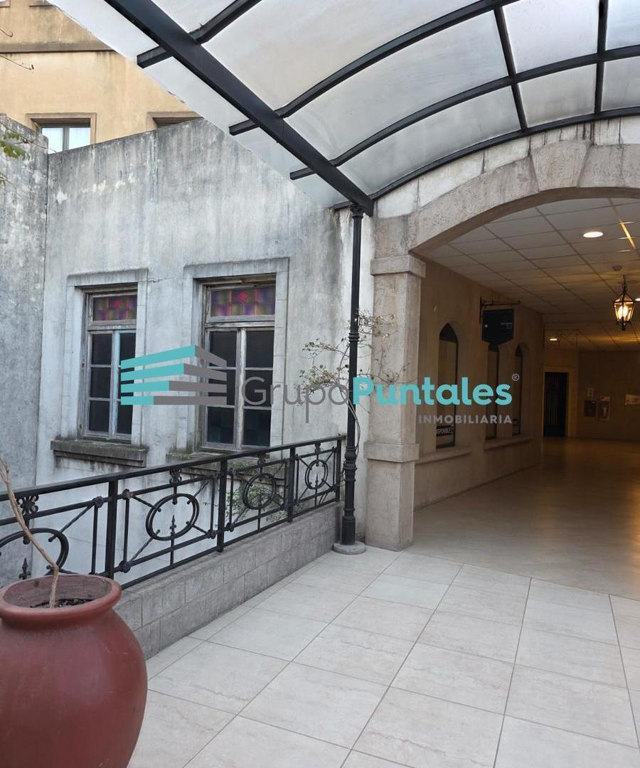 Local Comercial en Plaza Canning de 75 m2 en Primer Piso alquiler o venta