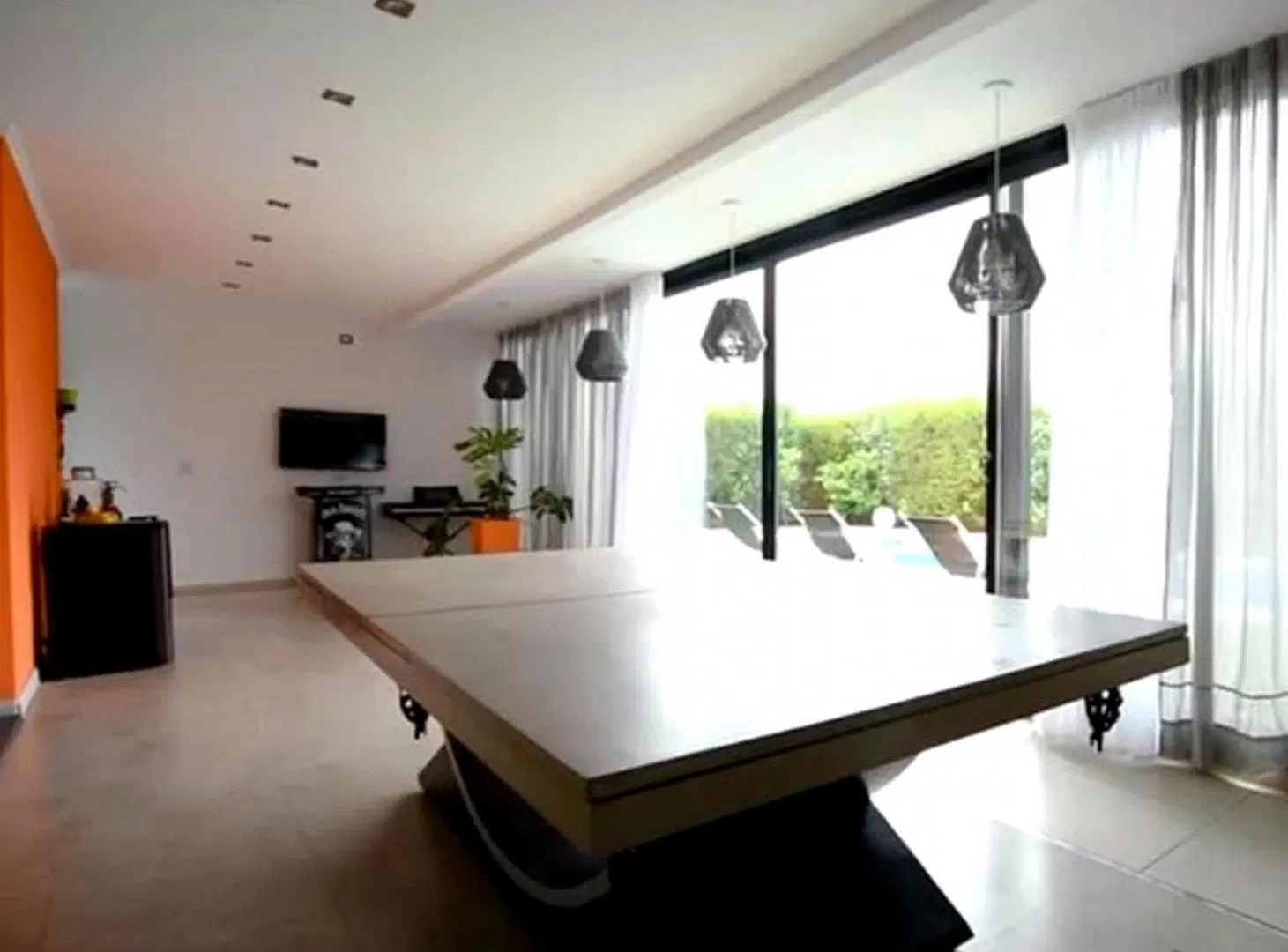 Casa con 3 dormitorios y 300 m2 en Barrio Lagos de Canning sobre lote de 750 m2 4