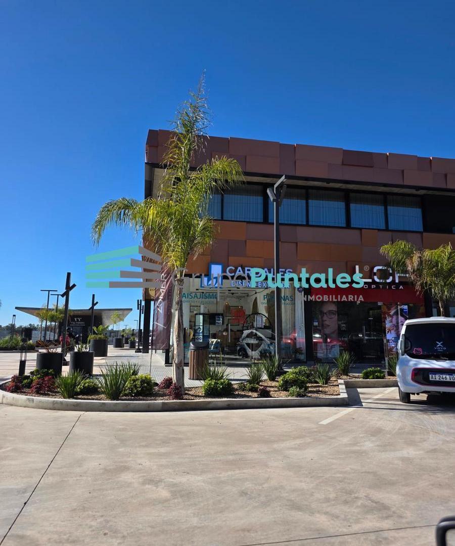 Local 39 m2 en esquina en alquiler Canning Complejo ViaVento sobre Sargento Cabral