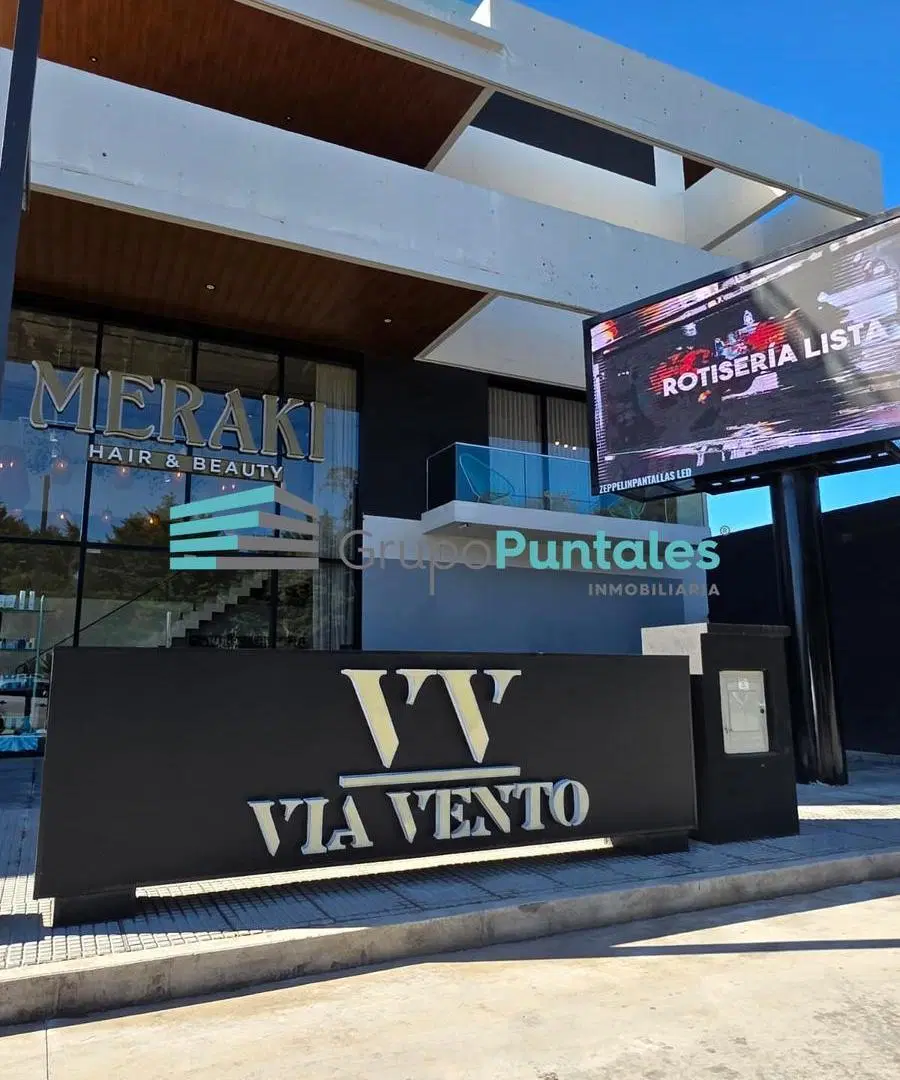 Local 39 m2 en esquina en alquiler Canning Complejo ViaVento sobre Sargento Cabral 3