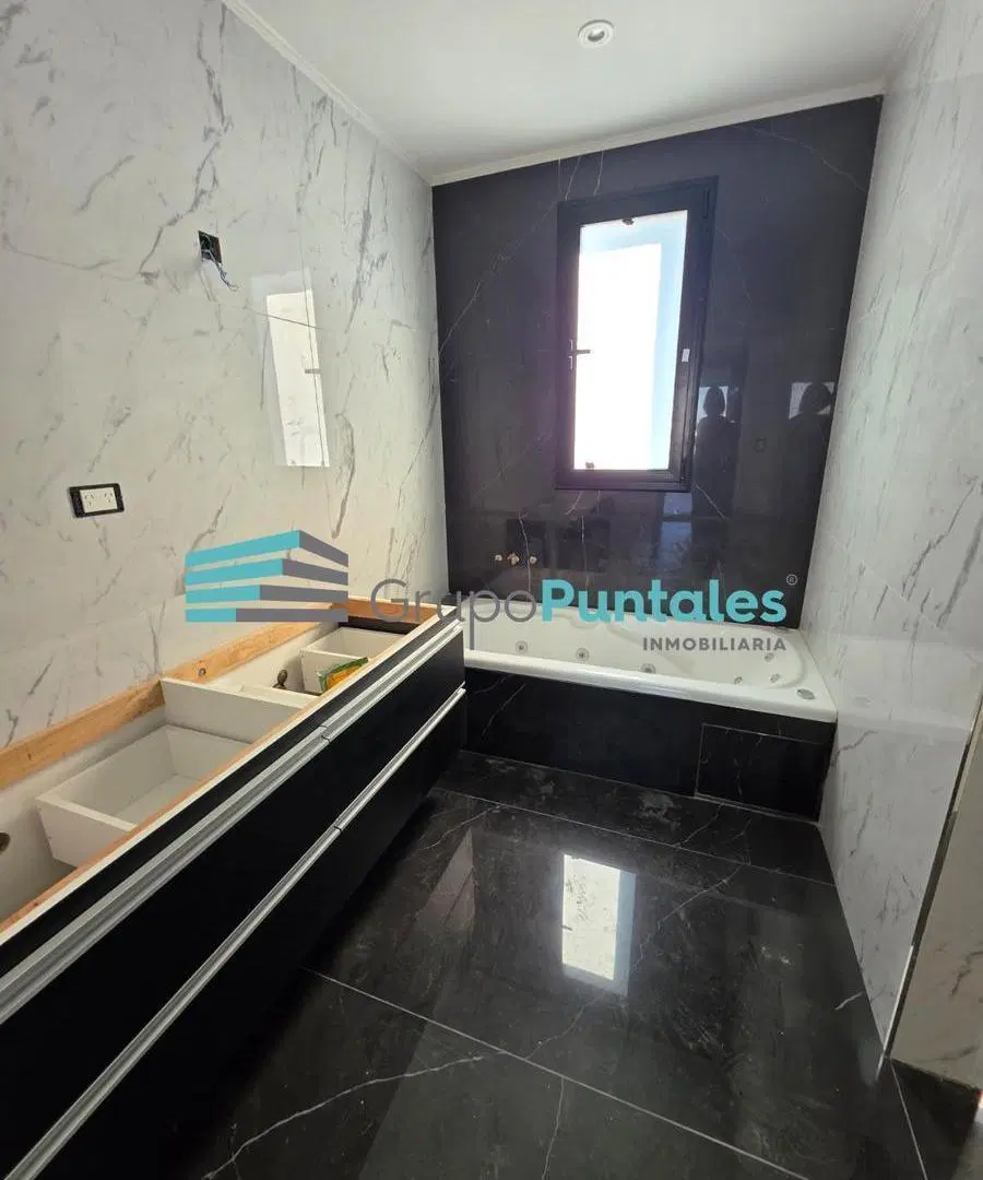 Casa a la Laguna en Barrio Lagos de Canning con 4 dormitorios y piscina 4