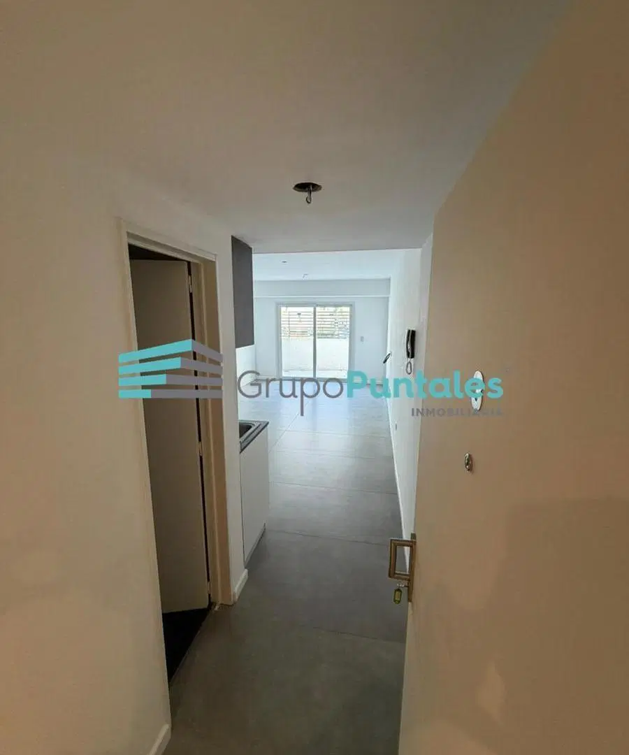 Departamento monoambiente en Canning Center Apto Profesional 33 m2 mas patio. Cochera opcional 3